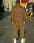 Combinaison oversize marron James Suit portée par un mannequin de 1,80 m en taille XL, collection Automne 2026 – vue 2