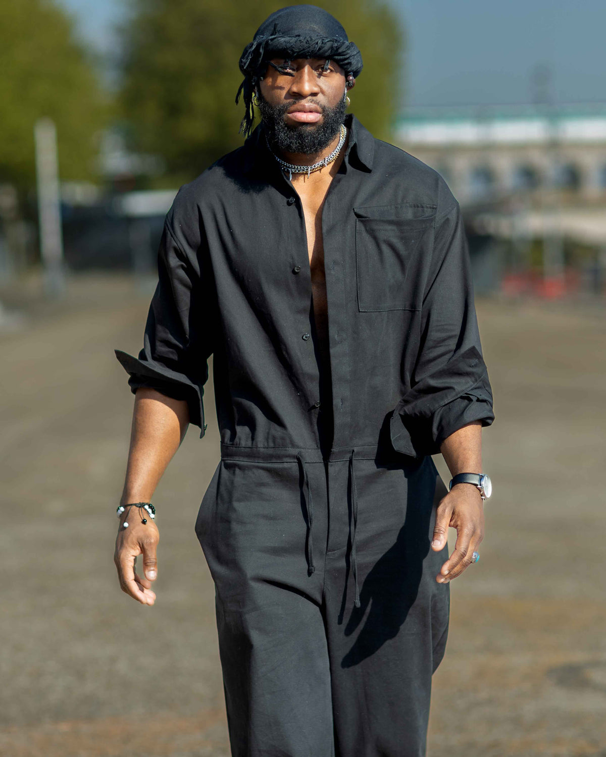 Combinaison oversize noire NUTOR, collection Automne 2026 – photo 1 sur 10