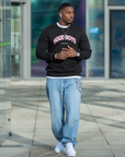 Sweat-shirt noir imprimé Hoodboys Khryzmaparise porté par un mannequin de 1,84 m en taille XL – vue 1