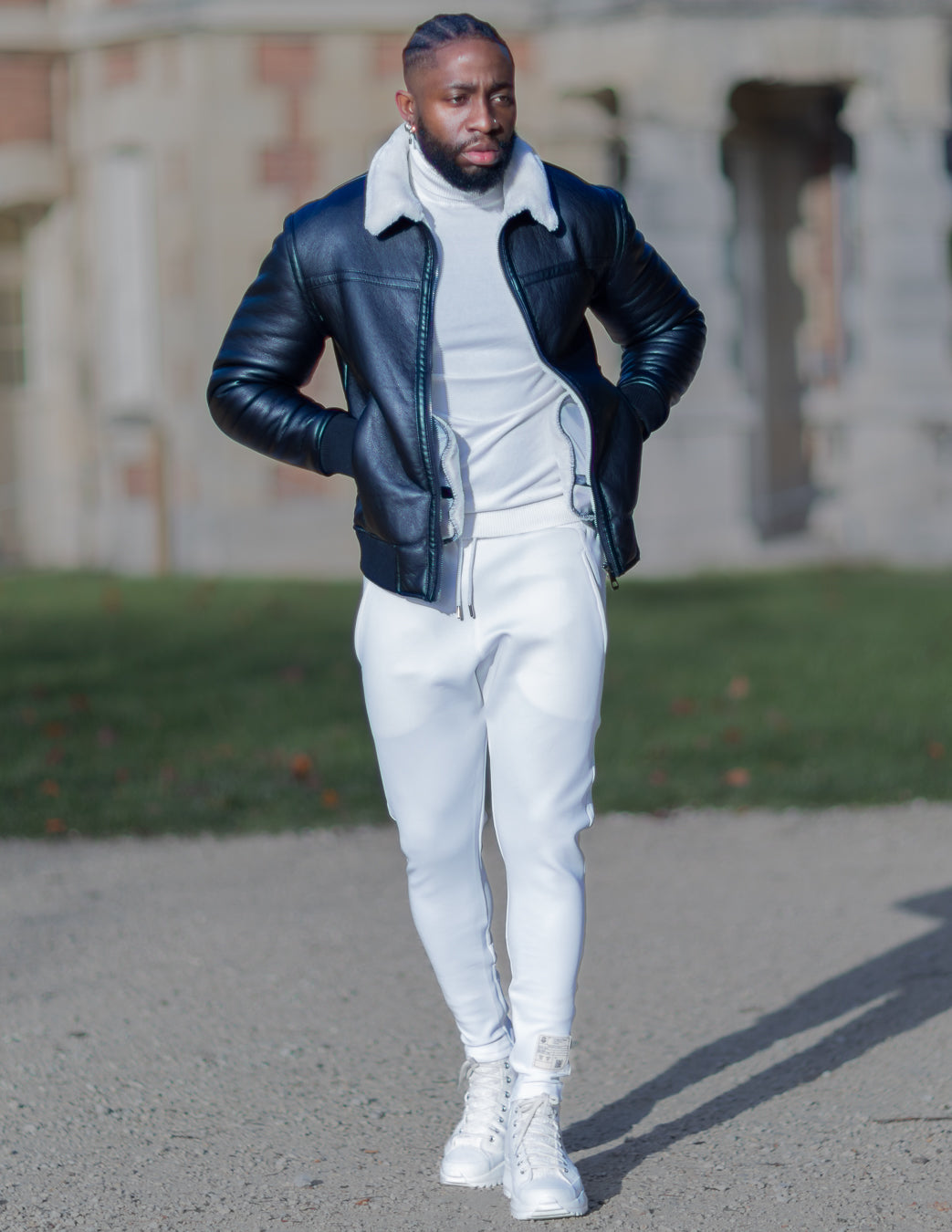 Taille du mannequin : 1,84 m porte du XL